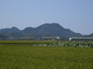 山城らしい形をした柑子岳城